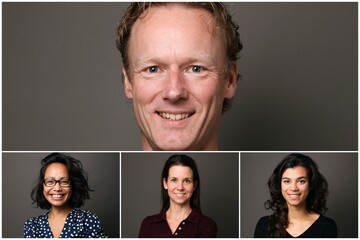 Canvas Print - Group of happy commercial people smiling