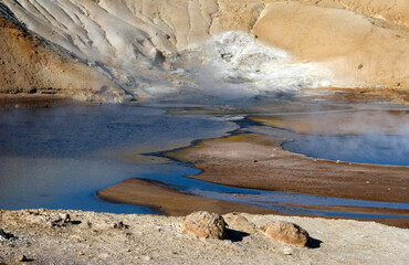 Wall Mural - volcanic lake and mountains on Iceland