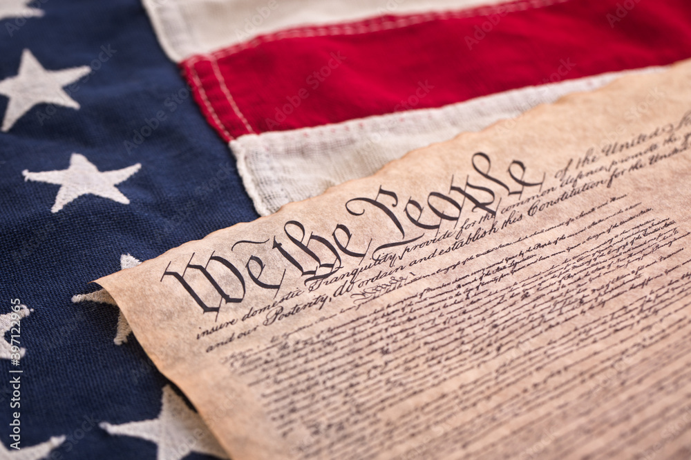 Obraz na płótnie Copy of the US Constitution on a vintage American Flag w salonie