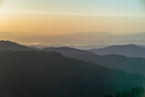 Fototapeta Fototapety z widokami - Gorce o świcie, widok ze szczytu Magurki, szczyty w porannych mgłach