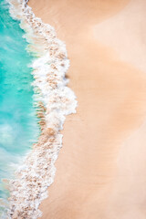 Canvas Print - View from above, stunning aerial view of an empty, beautiful beach bathed by a turquoise sea. Kelingking beach, Nusa Penida, Indonesia.