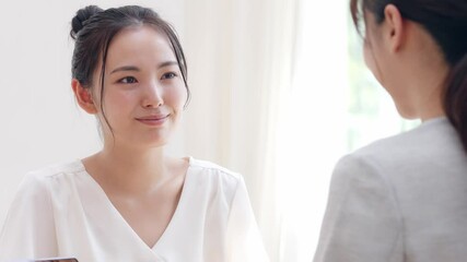 Fototapete - 接客イメージ　女性コンサルタント