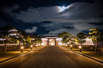 Canvas Print - Entrance to Osaka castle park in Osaka city. Japan