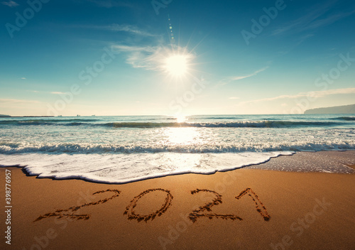 Papel de parede Beautiful sunrise over the sea