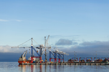 multifunctional sea transshipment complex in the Big Port.