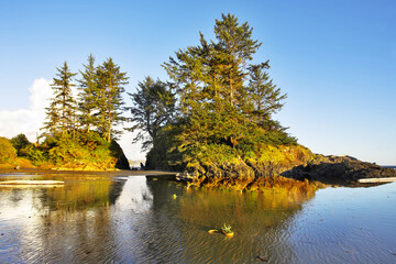 Canvas Print - Small picturesque islands