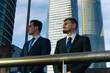 © Gonzalo - retrato de dos hombres de negocios trajeados