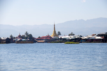 Poster - Village flottant sur le lac Inle, Myanmar