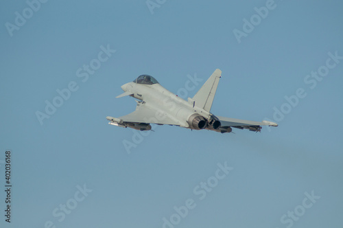 Obraz na plátně Avión de combate despegando