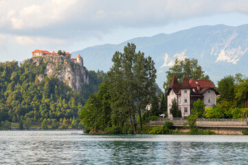 Casa y castillo junto al lago de bled es eslovenia