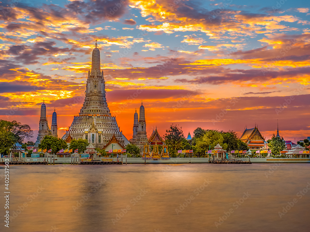 Place for tourist to visit for the landscape view of famous temple close with main river in Bangkok Thailand - obrazy, fototapety, plakaty 
