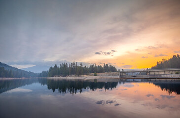 Wall Mural - sunset over lake