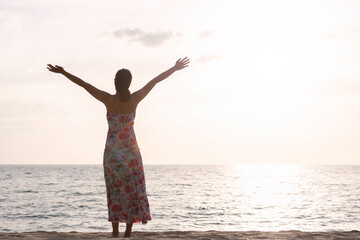 Canvas Print - Silhouette woman with hands rise up on beautiful view. Christian praise on hill thanksgiving day background. support nature standing open arms enjoying sun concept jesus fun world wisdom 2020