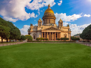 Wall Mural - Saint-Petersburg in summer. ?ities of Russia. Sights Of Petersburg. Cathedrals Of Petersburg. St. Isaac Cathedral on a summer day. Travel to the Russian Federation.