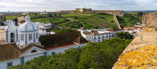 Canvas Print - picturesque village of Castro Marim and castle behind