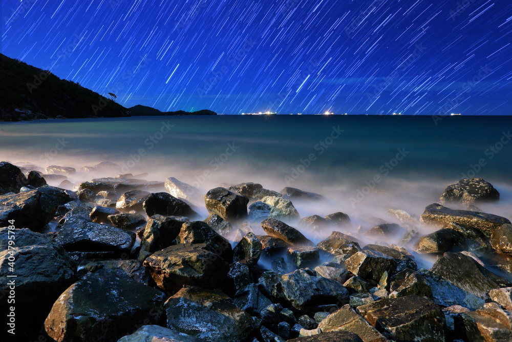 Scenic View Of Sea Against Sky At Night - obrazy, fototapety, plakaty 