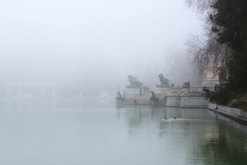 La niebla engullía todo a su paso