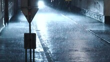 Mopedfahrer Nachts Im Regen