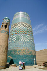 Poster - Kalta Minor Minaret, Khiva's unfinished minaret clad in turquoise tiles.