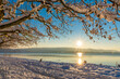 Winter Urlaub am Bodensee mit Sonnenschein und blauen Himmel und viel Schnee