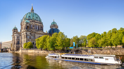 Wall Mural - the famous berlin cathedral in berlin, germany