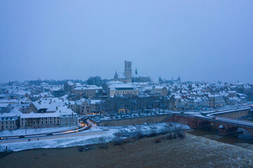 Sticker - La ville de Nevers et les bords de Loire sous la neige, en Nièvre, en Bourgogne, en France.