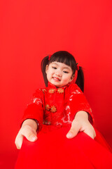 A Chinese girl welcomes the Spring Festival