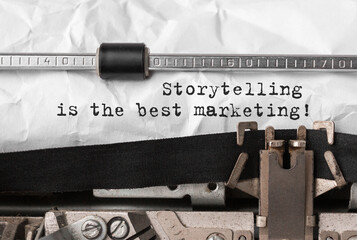 Aufkleber - Text Storytelling is the best Marketing typed on retro typewriter
