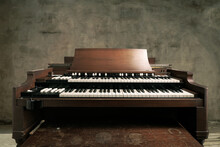 Vintage Tonewheel Organ