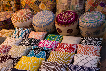 Wall Mural - Souvenir shop at Dubai Grand Souk. The traditional Arab style bazaar at Dubai Old Souq, United Arab Emirates.