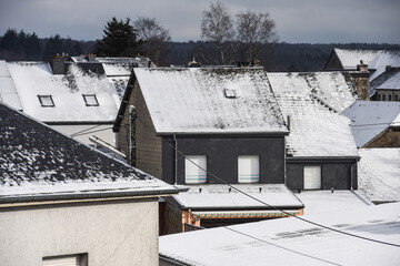 Canvas Print - Belgique Wallonie Gaume Ardenne Habay neige hiver immobilier toit bois
