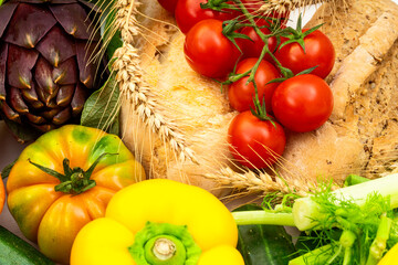 Wall Mural - Wholemeal bread with tomatoes, peppers, and artichokes