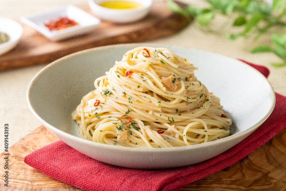 ピリッとスパイシー!スパゲッティペペロンチーノ の Stock フォト | Adobe Stock