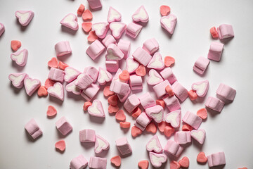 Poster - Marshmallows in the shape of a heart on background. Valentines day concept 