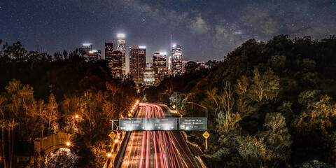 Fototapete - Los Angeles skyline at night