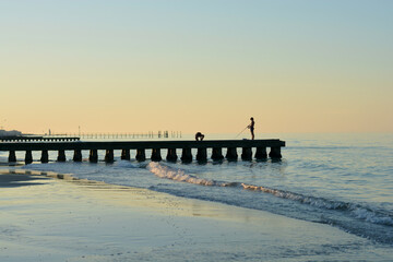 Wall Mural - the sun rises over the sea