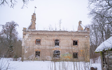 Wall Mural - ruins in the snow