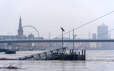 Poster - Hochwasser des Rheins in Düsseldorf