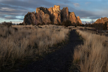 Wall Mural - Sunrise at Smith rock state park in Central Oregon