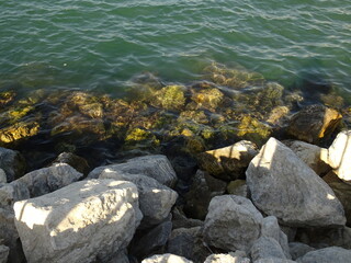 ROCAS EN EL AGUA