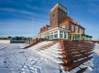 Wall Mural - Winterliches Foto der Seestadt Bremerhaven im Schnee.