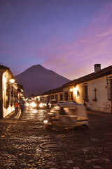 Antigua Guatemala en la noche