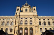 王宮のような建物のウィーン自然史博物館