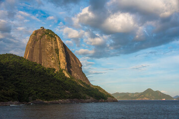 Fototapete - Profile View of the Sugarloaf Mountain Above Guanabara Bay in Rio de Janeiro, Brazil