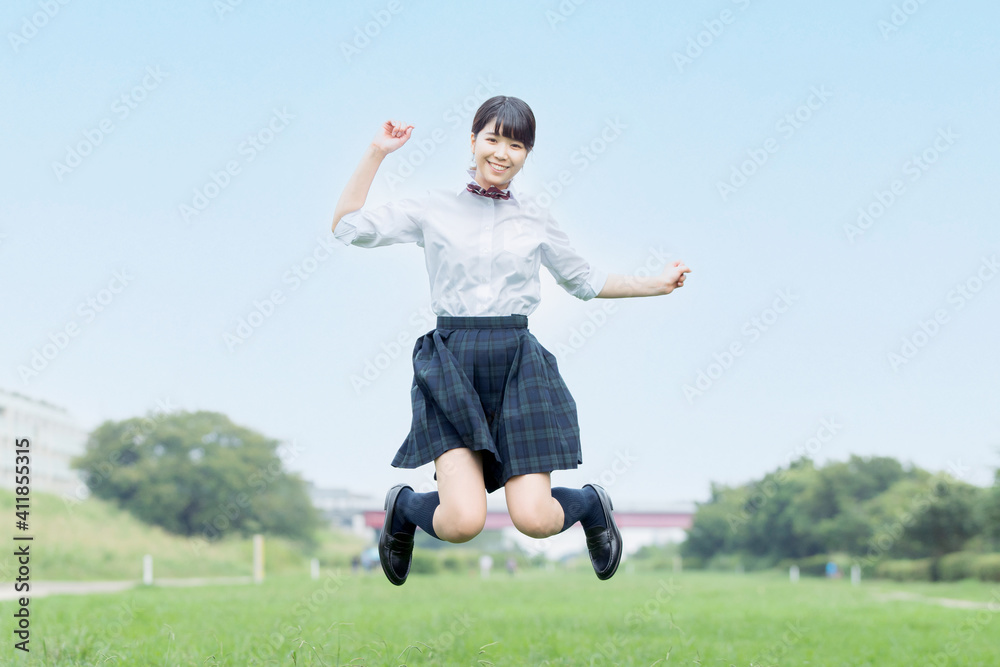 ジャンプする女子高生 Dcn Gallery ジャンプする女子高生 Dcn Gallery