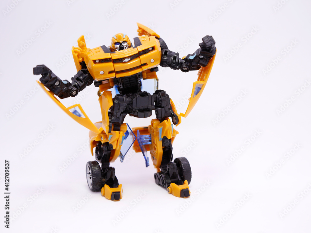 Bumblebee. Yellow Transformers. Transformers cars. Cars that transform ...