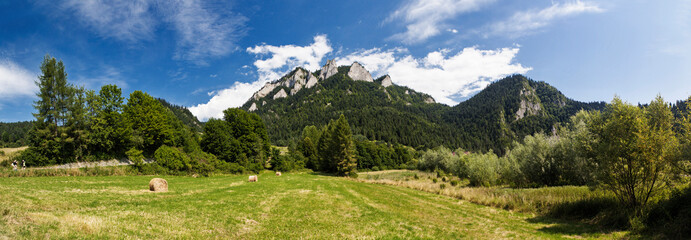 Canvas Print - View of the Trzy Korony peak in Pieniny, Poland