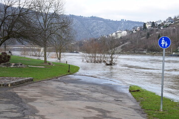 Wall Mural - Moselhochwasser in Cochem