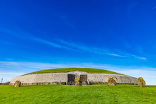 Newgrange (Irish: Si An Bhru), A Prehistoric Monument In Ireland, A UNESCO World Heritage Site.