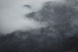 Fototapeta Na ścianę - 山にかかる霧と雲